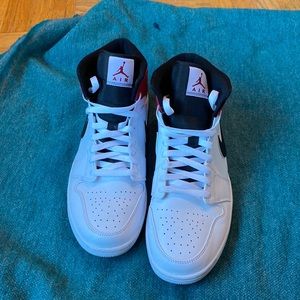 Air Jordan 1 Mid size 11